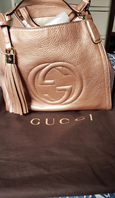 Gucci Pink Metallic Pebbled Leather Soho Shoulder Bag