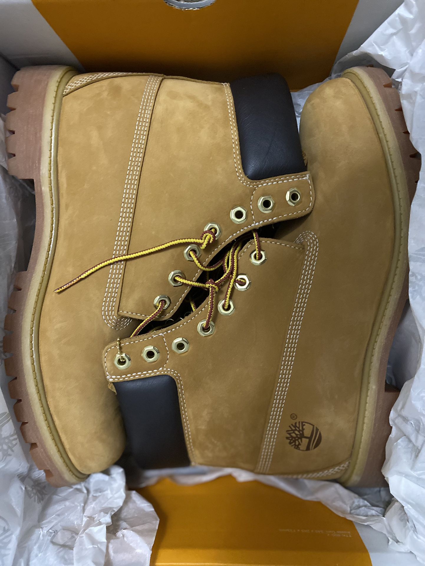 Men’s Timberland Boots Wheat Color Size 10.5