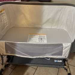 AMKE SLEEPSIDE BASSINET 