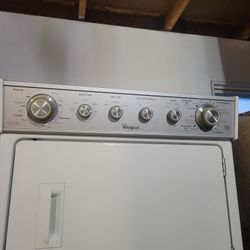 Model: 

WET4027EW

2.3 cu.ft Electric Stacked Laundry Center 8 Wash cycles and AutoDry™