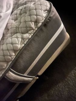 Queen size mattress and box spring $100