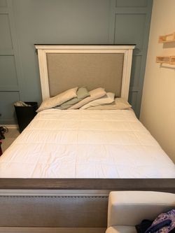 Queen size bed