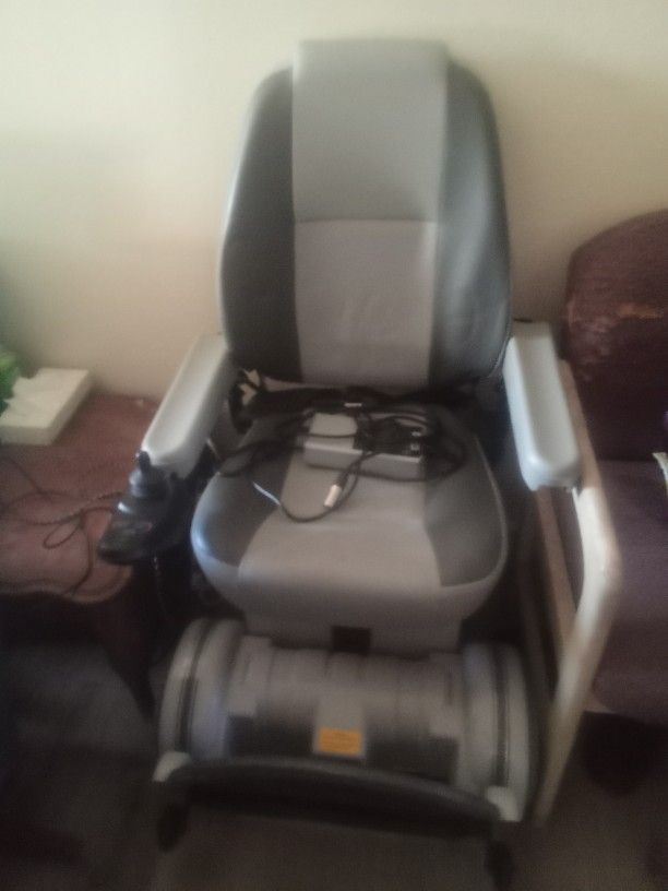 Electric Wheelchair