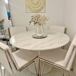 Dining Table And Mirror 