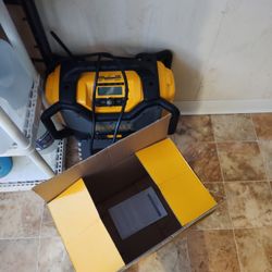 DeWalt Chargeable Radio 