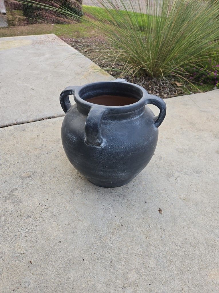Black Ceramic Pot