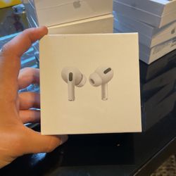 Air Pod 2nd Gen And Air Pod Pros 