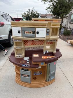 Kid Play kitchen