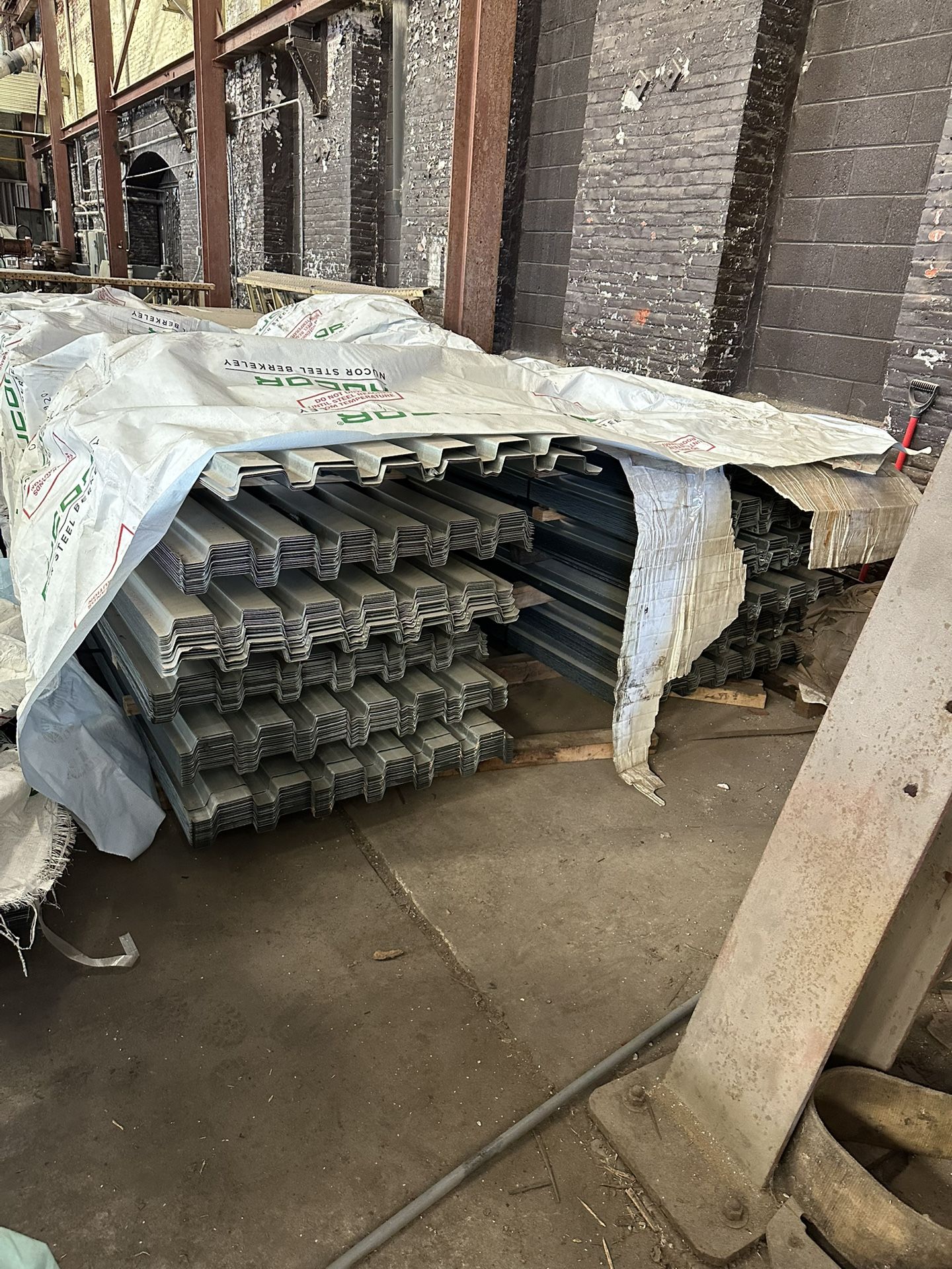 Roof Decking B Type 22G