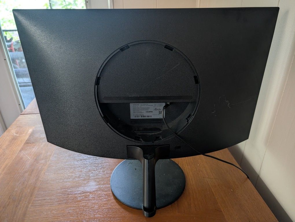 27 Inch Curved Monitor