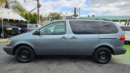 2000 Toyota Sienna