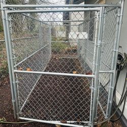 Chain Link Dog Run / Kennel