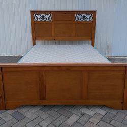 Beautiful Queen size bed. Mattress and boxspring included if you want it. Delivery available for a cost. In excellent condition. Price $200. 