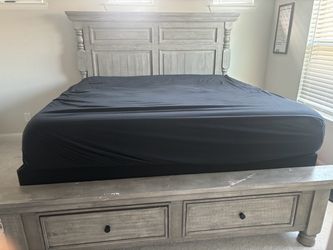King size bed