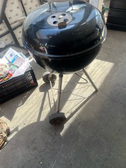Bonito y práctico asador para tus carnes asadas