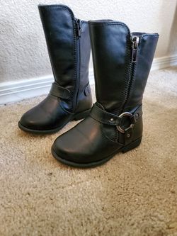 Size 6 leather black boots