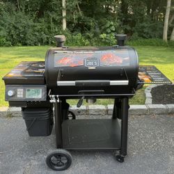 Oklahoma Joe’s Pellet Grill 900DLX 