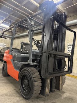 DIESEL TOYOTA 8FDU30 forklift for sale, 6600 lb, 3 stage, side shift