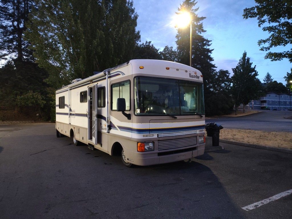 1997 Fleetwood Bounder 34