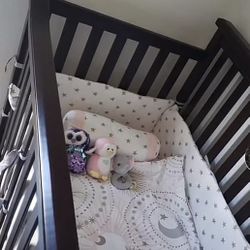 Crib And Changing Table 