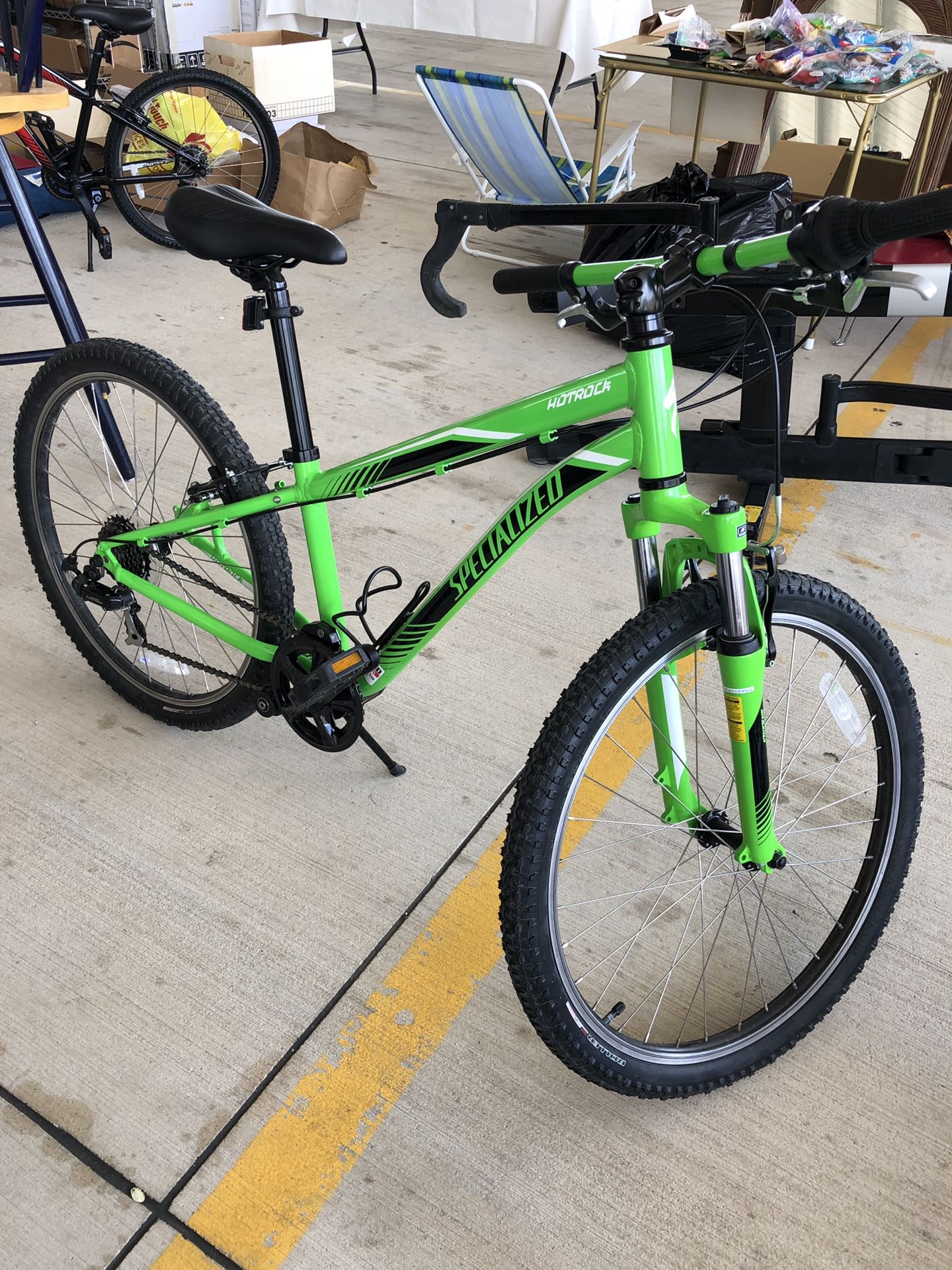 Used Specialized HotRock 24” Green 7 Speed Street Bike with Revo Shift and Roller 24x2 FlackJacket Puncture Protection Tires