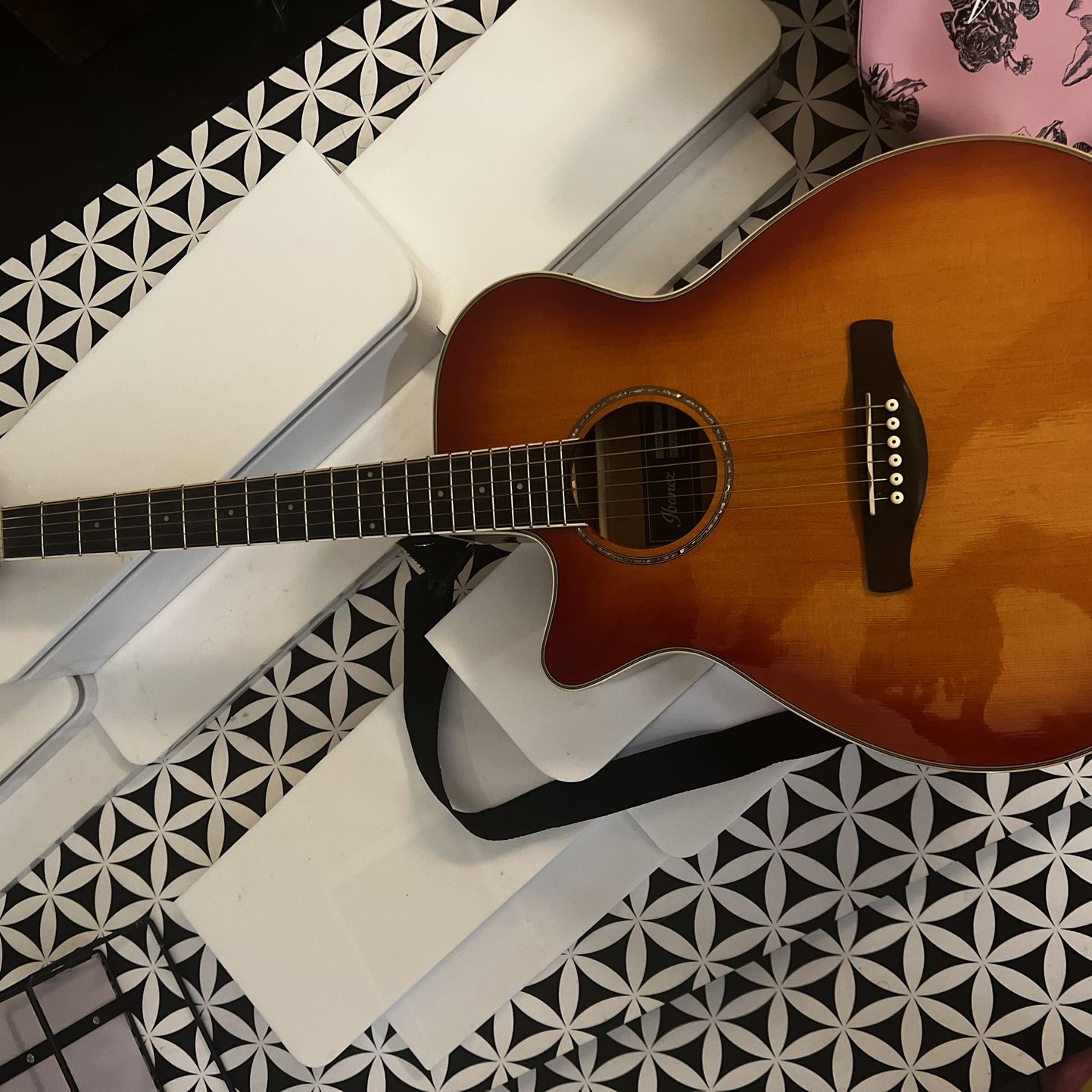 Left Hand Acoustic Guitar With Amplifier Connection Ability 