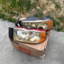 Headlights Para Ram 2004