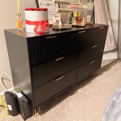 7 Drawer Wood Dresser 