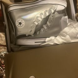 Silver Converse Chuck Taylor All Stars Sz 6