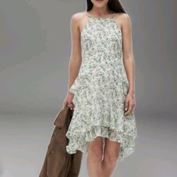 Brand New Woman’s Banana Republic brand White and Green Floral Dress Up For Sale 