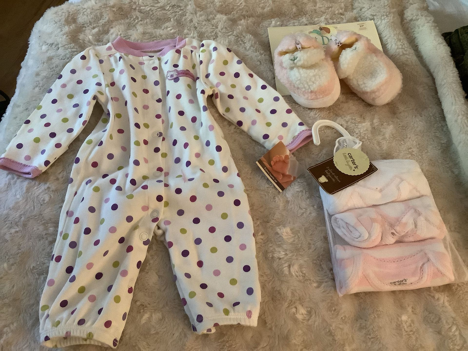 Lot Of New Girls New Born Items Carters Sleeper, Set Of 3 Bodysuits And Sweet Dreams Snuggies By Baby Deer New Price For All Was $50