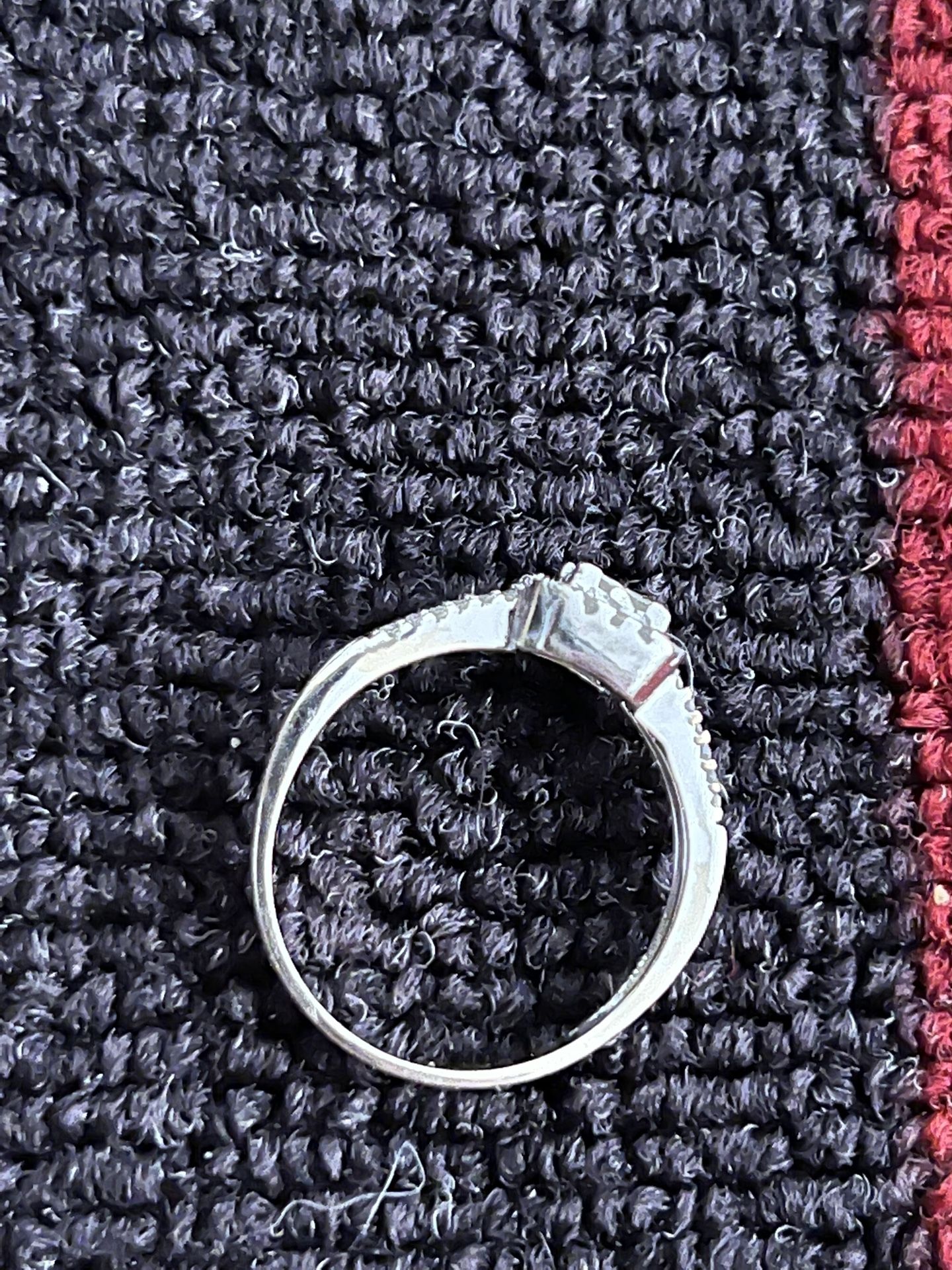 Wedding Ring 7.5 White Gold