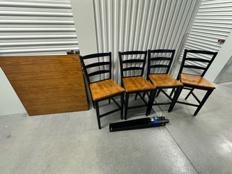 Wooden kitchen high table with 4 chairs