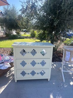 Childs Dresser