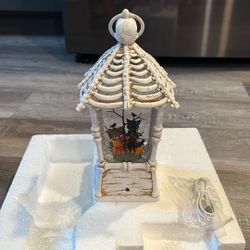 Halloween Lantern, Roman Lighted Swirl