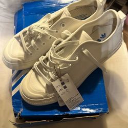 Adidas Nizza Rf Women’s 7 1/2 New!