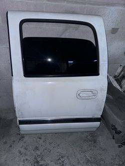 Yukon 04-06 back left Door