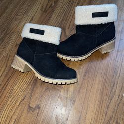 Womens Boots Size 7