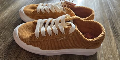 Roxy Brand New Sneakers Size 7.5 / 38