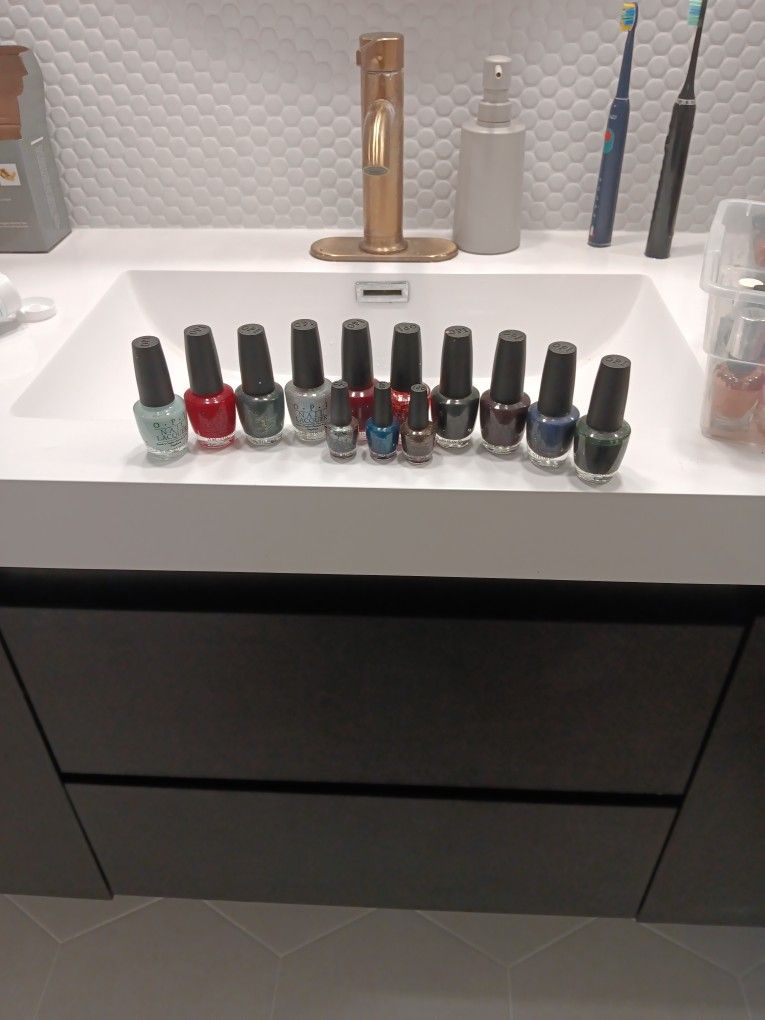Bundle Of Opi Nail Polish 