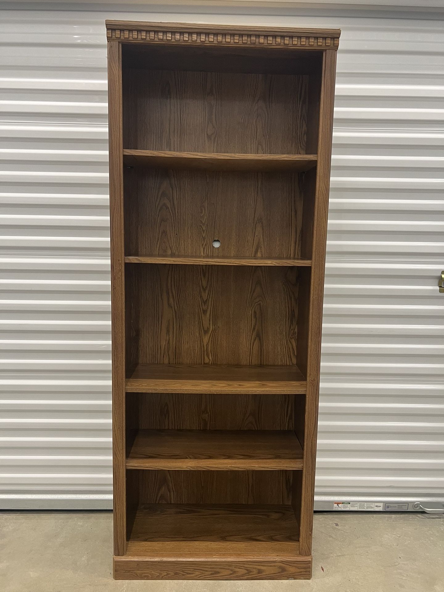 Bookcase W/adjustable Shelves 