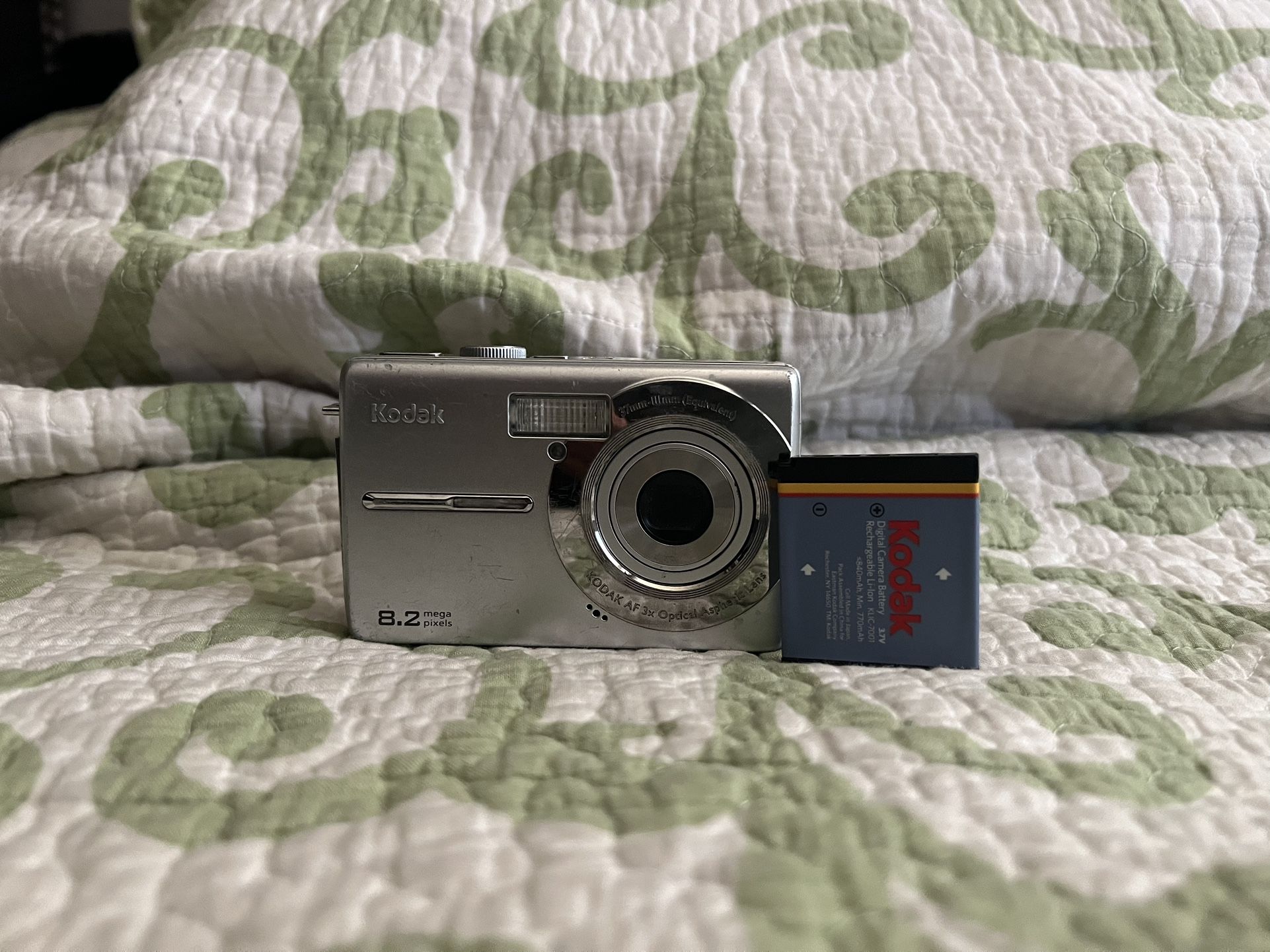 Kodak EasyShare MD853 8.2MP Digital Camera Silver