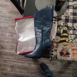 Shoedazzle. Croc Navy Blue Heeled Zipper Boot. Size 9