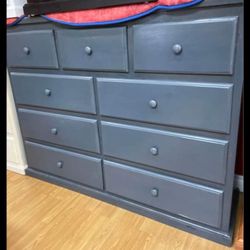 9 Drawer Pinewood Dresser
