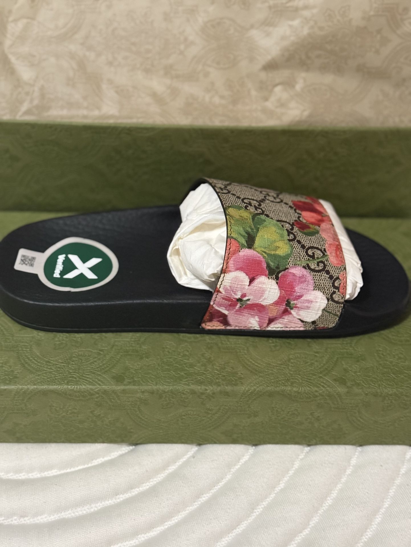 Gucci Slides Bloom Supreme