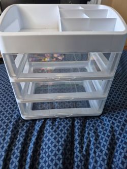 Makeup organizer