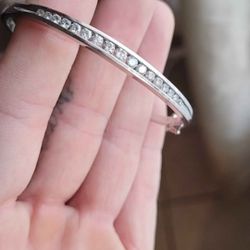 14kt White Gold 17 Diamonds Bracelet 