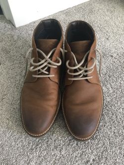 Men’s Clarks soft cushion boots size 8