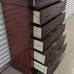 Tall Boy Dresser. Free Delivery 👍