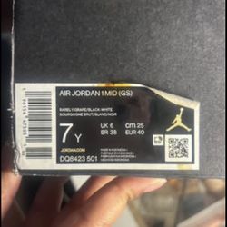 Jordan Sneakers Size 7Y 